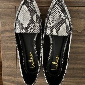 Lulu's Monochrome Snakeskin Pattern Loafers
